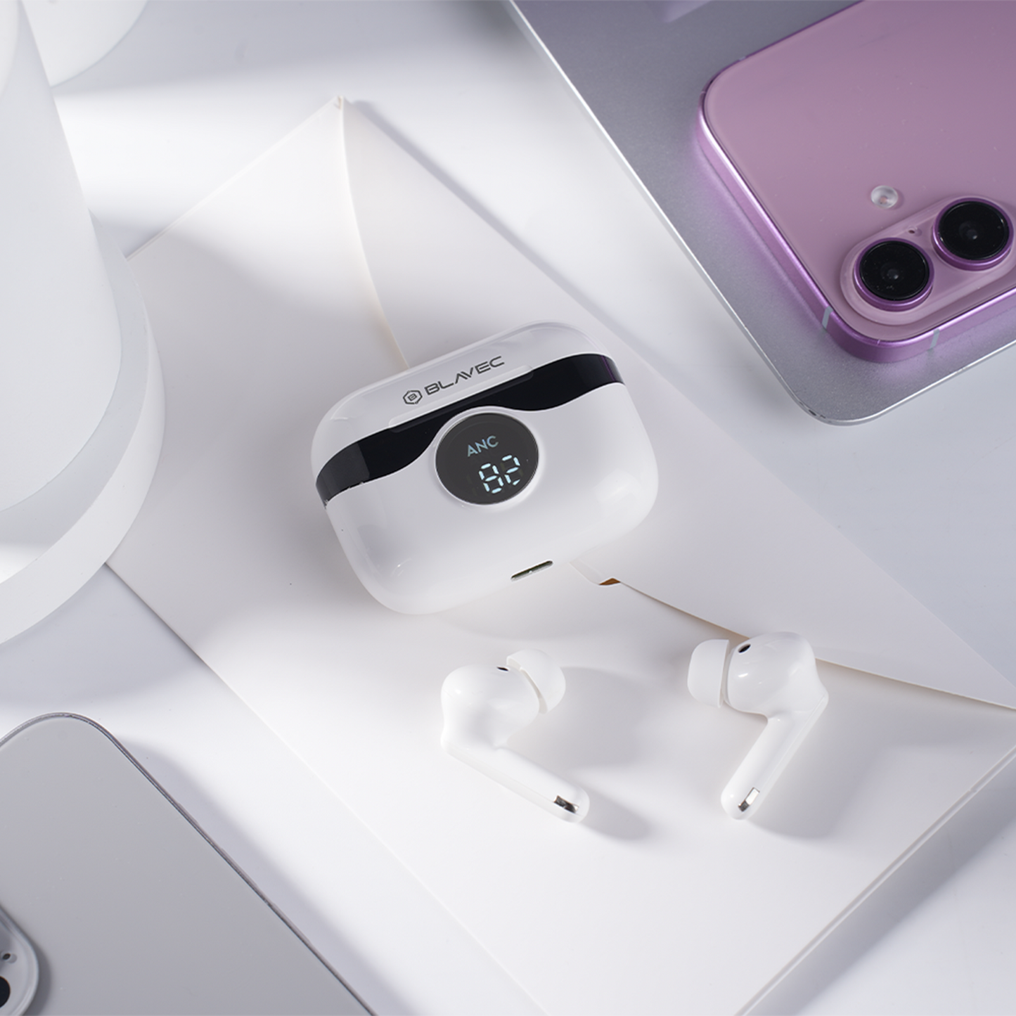Blavec –  Безжични Bluetooth слушалки – TWS BW04 Prime Active ANC+ENC (BW04PA W) – Бялo